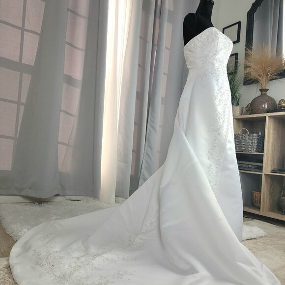 David's Bridal Michaelangelo White Wedding Gown Attached Train Size 4 NWT - Picture 2 of 16